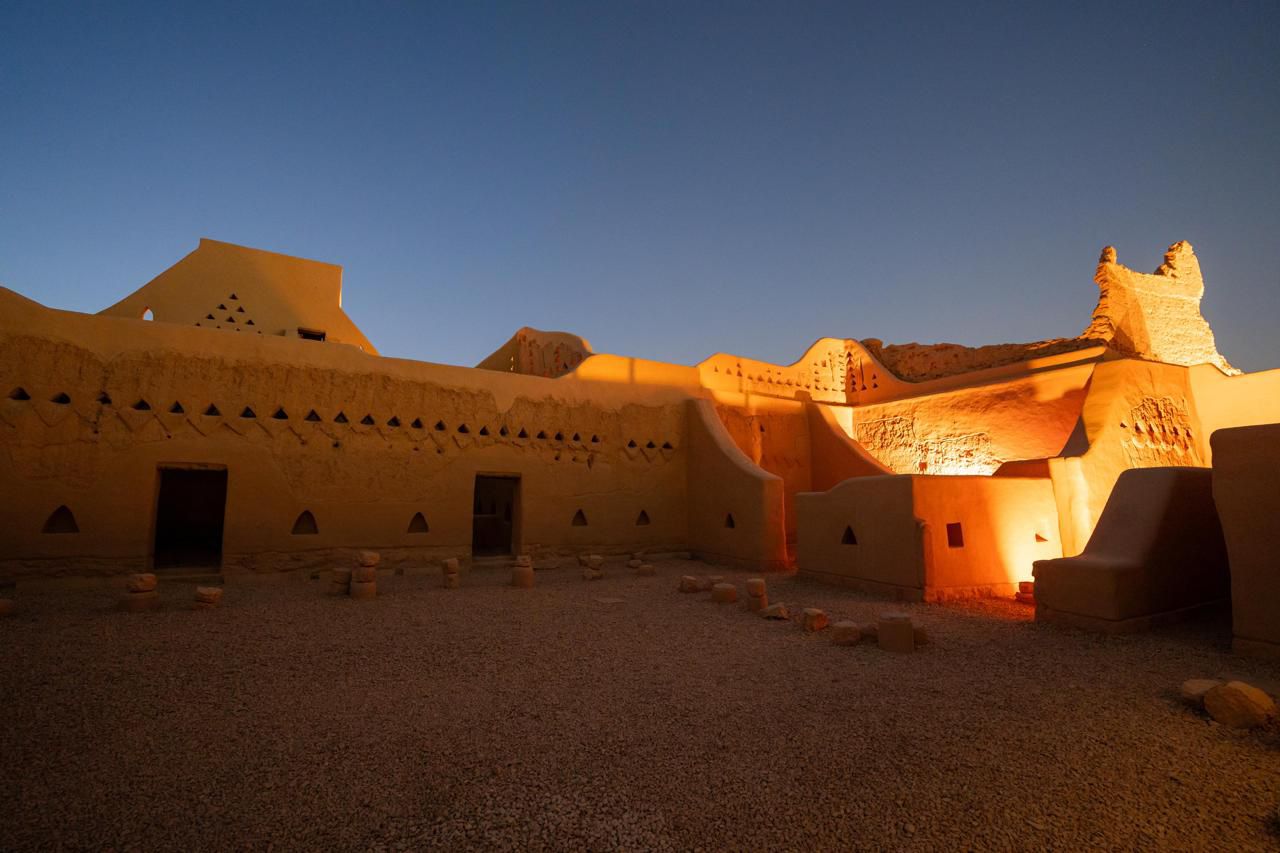 قصة صمود وتضحية الإمام عبدالله بن سعود تُلهم زوار برنامج هل القصور 